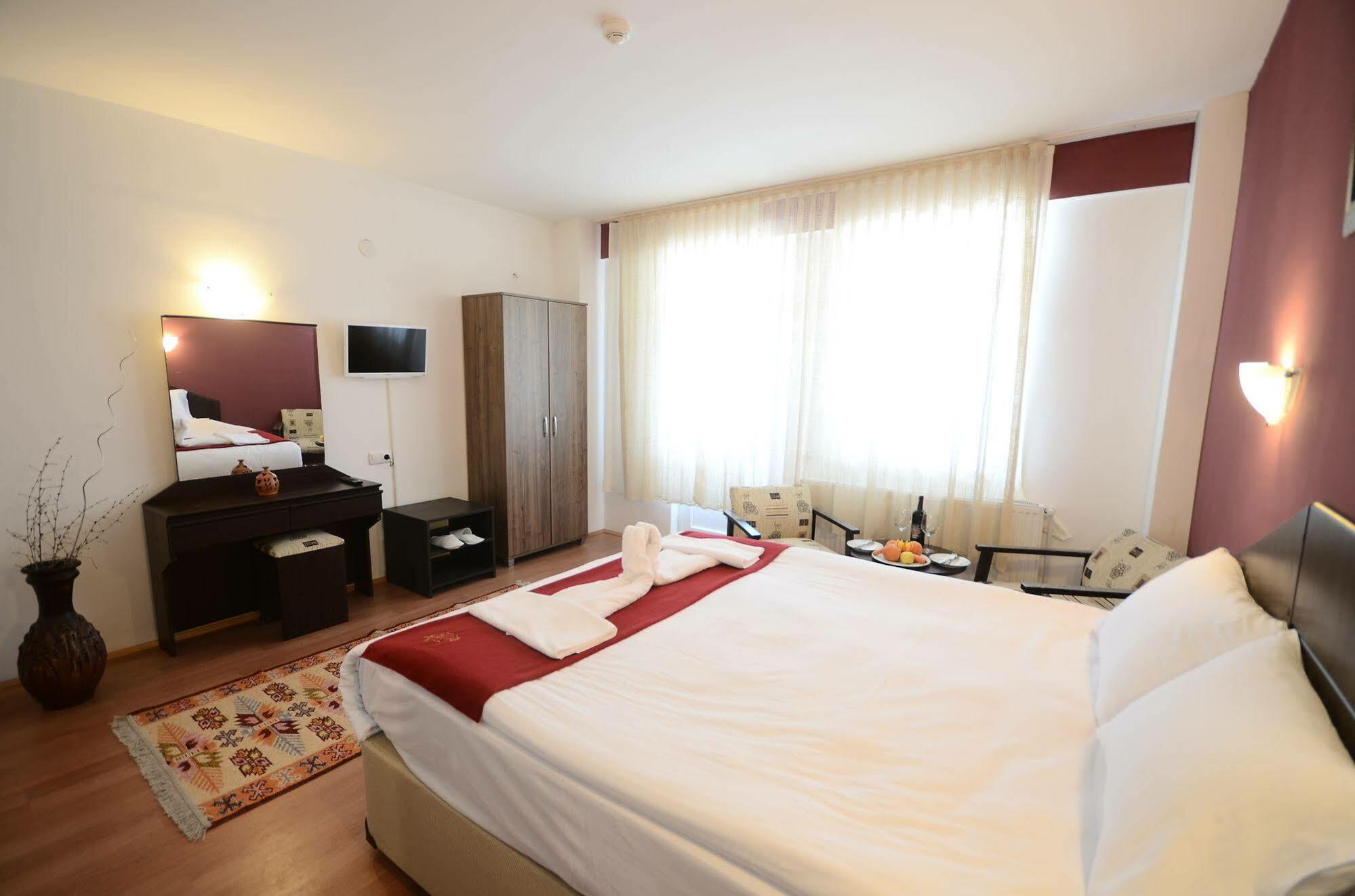 Matiasos Hotel เกอเรเม ภายนอก รูปภาพ