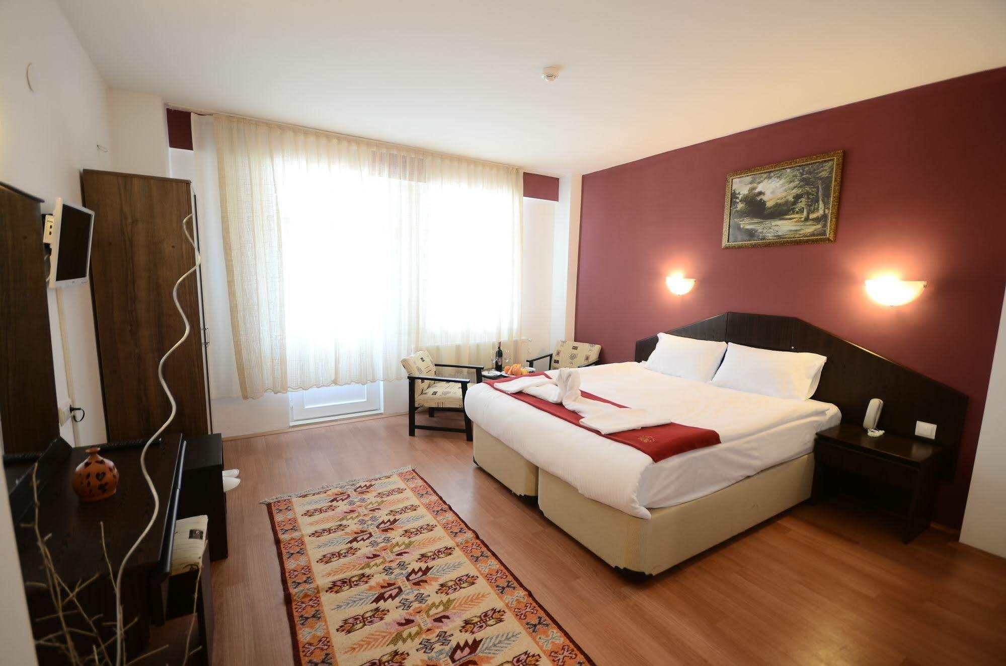 Matiasos Hotel เกอเรเม ภายนอก รูปภาพ
