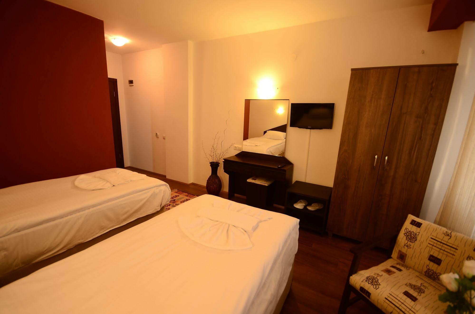 Matiasos Hotel เกอเรเม ภายนอก รูปภาพ